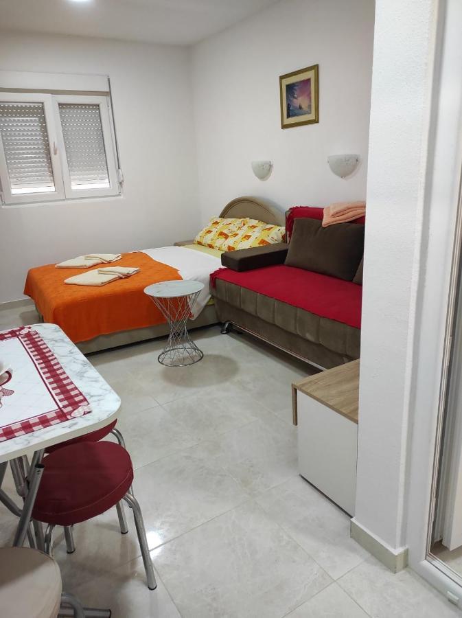 Apartmani Ceca 012 Sutomore Ngoại thất bức ảnh